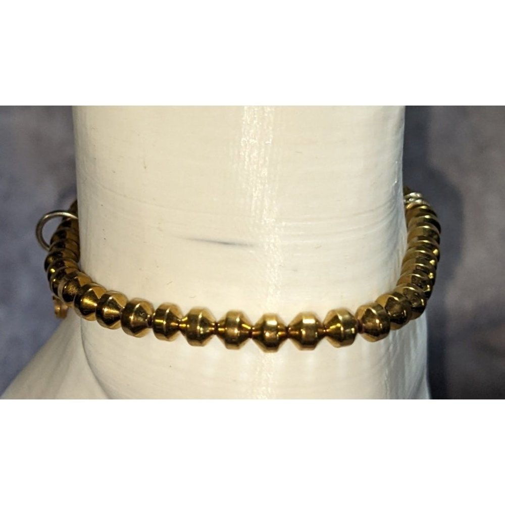 Chavez For Charity Gold Stretch Shamrock Bracelet - Picture 6 of 6